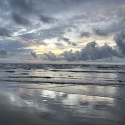 JP Luby Surf Park - Cloudy sunrise at the beach
