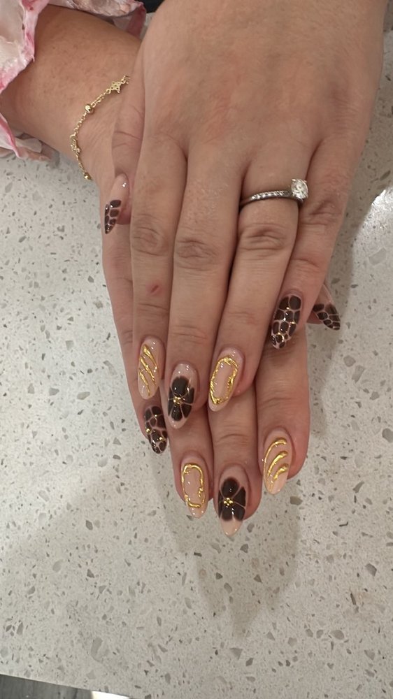 SoQ Nails