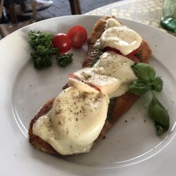 Grand Cafe Greetsiel - Überbackenes Schnitzel
