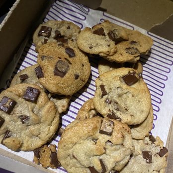 Insomnia Cookies - Chocolate chunk Mini 12-pack - Desserts Near Me - Los Angeles, California Insomnia Cookies - Chocolate chunk Mini 12-pack - Desserts Near Me - Los Angeles, California