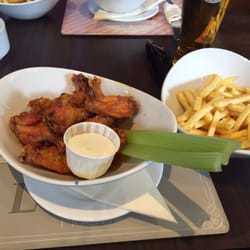 Ryan's Bar & Restaurant - You'd think I'd be sick of wings