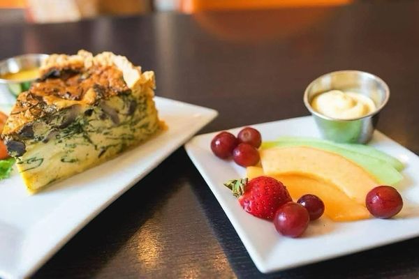 Mango Mangeaux: A Simply Panache Bistro by null