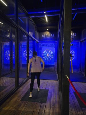 Dueling Axes Las Vegas | Axe Throwing Bar by null