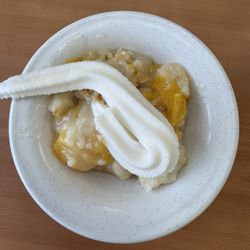 Peach cobbler with ice cream
