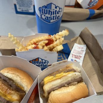 White Castle - #4 DOUBLE CHEESE SLIDER CAL 300-330 - Fast Food Near Me - Las Vegas, Nevada White Castle - #4 DOUBLE CHEESE SLIDER CAL 300-330 - Fast Food Near Me - Las Vegas, Nevada