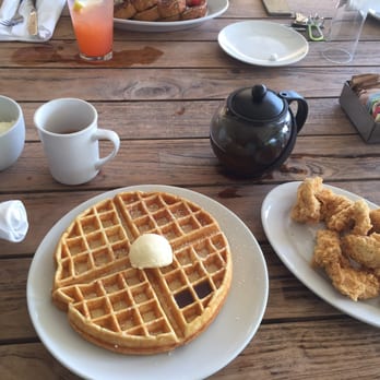 Morgans Restaurant - Chicken and waffles w/ Green Passion Tea - New American Near Me - Miami, Florida