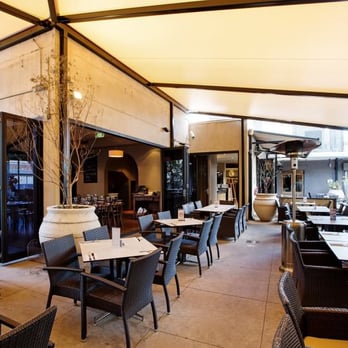 Albion Hotel - The perfect place to eat during spring - Bars Near Me - Albion, QLD Albion Hotel - The perfect place to eat during spring - Bars Near Me - Albion, QLD