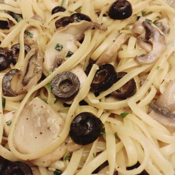 Morena's Cucina Rustica - Linguine aglio e olio - Pizza Near Me - Wakefield, Massachusetts Morena's Cucina Rustica - Linguine aglio e olio - Pizza Near Me - Wakefield, Massachusetts