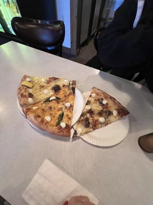 Mac’s Pizza by null