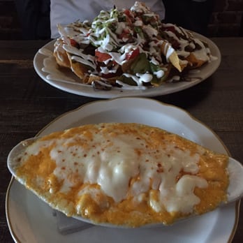 Black Horse Pub - Mac & cheese & veggie nachos.. Both were so delicious (the chef here knows what he's doing) - Pubs Near Me - Brooklyn, New York