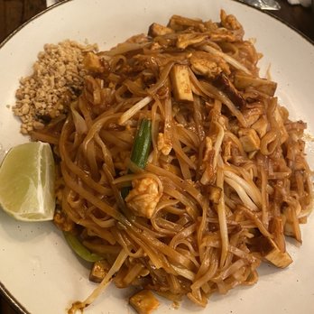 Siwa Thai Restaurant - Chicken Pad Thai Noodles - Thai Near Me - Woodbridge, New Jersey Siwa Thai Restaurant - Chicken Pad Thai Noodles - Thai Near Me - Woodbridge, New Jersey