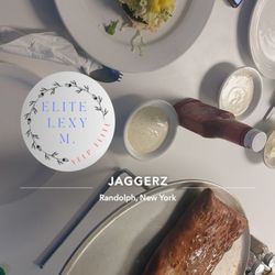 Jaggerz - Amazing cheeseburger! Great ranch! Good Stromboli.
