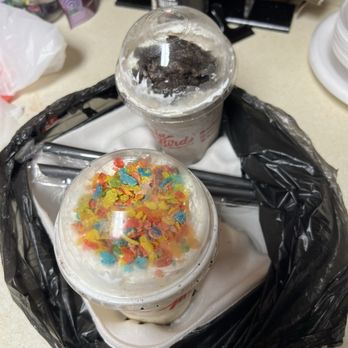 Main Bird Hot Chicken - Fruity pebbles and Oreo shakes - Chicken Shop Near Me - Pearland, Texas