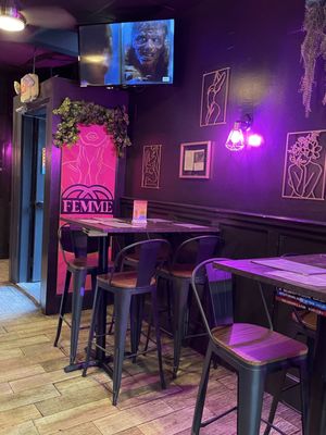 Femme Bar by null