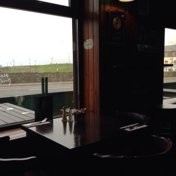 Maddens Bridge Bar - Guest Houses Near Me - Bundoran, DL