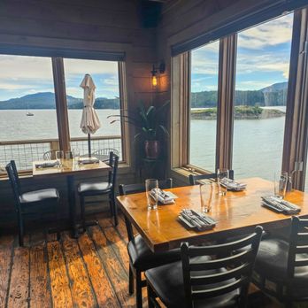 Madrona Bar & Grill - American Near Me - Eastsound, Washington
