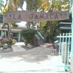 La Jamaica Guesthouse and Snack Bar - The entrance