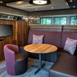 Courtyard by Marriott Lincroft Red Bank