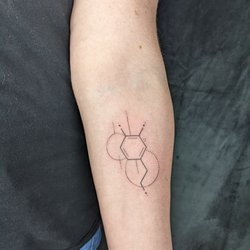 Painted Soul Arts - Tatoo of a dopamine molecule