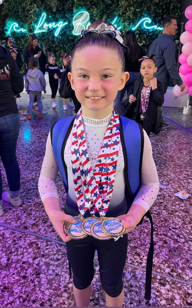 Gyminny Kids  La Jolla UTC Logo