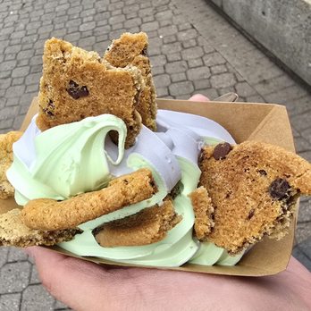 Canada's Wonderland - Haunt: toxic waste and spookie butter broken cookie sundae - Amusement Parks Near Me - Vaughan, Ontario