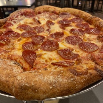 Mellow Mushroom Phoenix - Médium pepperoni. Pretty good - Pizza Near Me - Phoenix, Arizona Mellow Mushroom Phoenix - Médium pepperoni. Pretty good - Pizza Near Me - Phoenix, Arizona