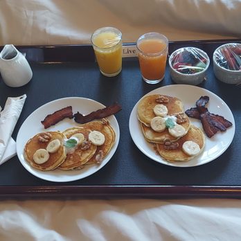 Eden Vale Inn - Breakfast - Bed & Breakfast Near Me - Placerville, California