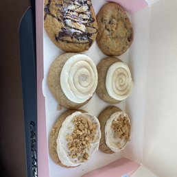 S'mores,chocolate chip,cream cheese, cheese, icing, snickerdoodle,and nutter butter cookie. S'mores,chocolate chip,cream cheese, cheese, icing, snickerdoodle,and nutter butter cookie.