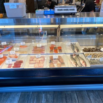 McCall's Meat and Fish - Bright Beautiful Display of Fresh Fish - Seafood Markets Near Me - Santa Monica, California McCall's Meat and Fish - Bright Beautiful Display of Fresh Fish - Seafood Markets Near Me - Santa Monica, California