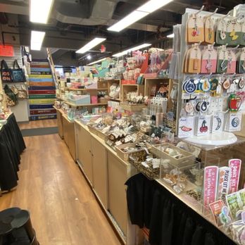 Trident Booksellers & Café - Bookstores Near Me - Boston, Massachusetts