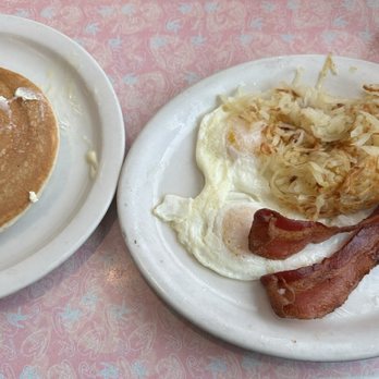 Rosie's Diner - American Near Me - Aurora, Colorado