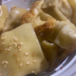 Was supposed to be Szechuan wonton but no Szechuan? It had a side of soy gravy that was tangy, no thanks Was supposed to be Szechuan wonton but no Szechuan? It had a side of soy gravy that was tangy, no thanks