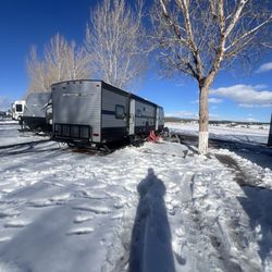 Grand Canyon RV Glamping - Camper has great views.