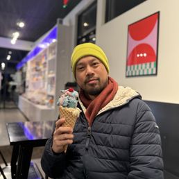 20 degrees. Snow on ground. Ice cream still Slaps 20 degrees. Snow on ground. Ice cream still Slaps