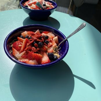 Backyard Bowls - Breakfast & Brunch Near Me - Los Angeles, California Backyard Bowls - Breakfast & Brunch Near Me - Los Angeles, California