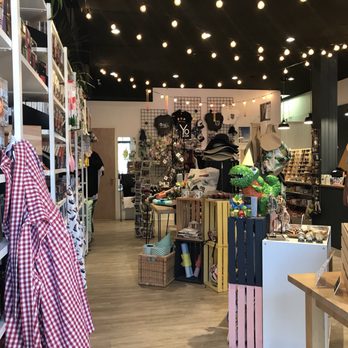 Bonjour Montréal - Gift Shops Near Me - Montreal, Quebec Bonjour Montréal - Gift Shops Near Me - Montreal, Quebec