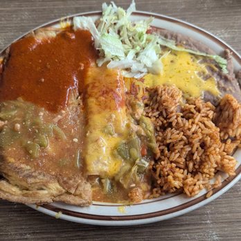 Jerry's Cafe - Chili relleno plate with small cheese enchilada - New Mexican Cuisine Near Me - Gallup, New Mexico
