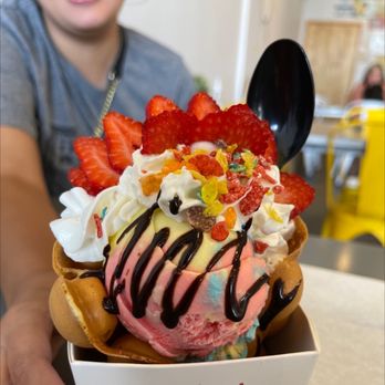 Bubble Egg - 3. Strawberry Good Ice Cream Waffle - Asian Fusion Near Me - Katy, Texas
