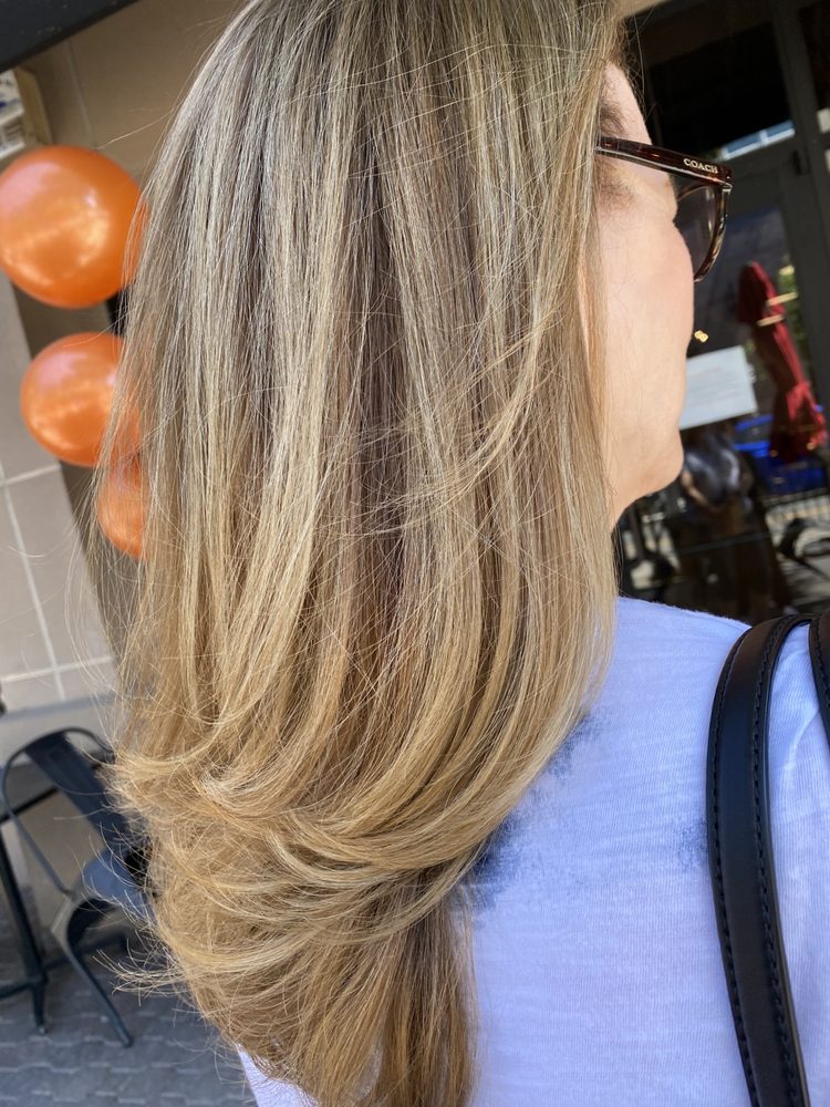 Naomi Lucente - Master Colorist Logo