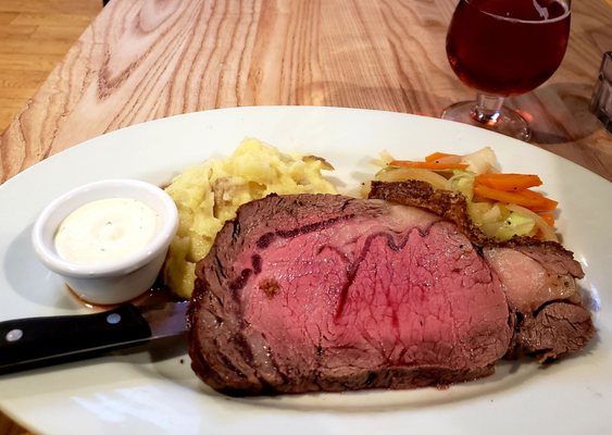 Valley Tavern by null