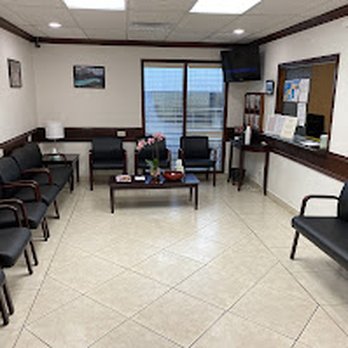 DFW Skin Surgery Center - Inside the waiting room - Dermatologists Near Me - Arlington, Texas DFW Skin Surgery Center - Inside the waiting room - Dermatologists Near Me - Arlington, Texas