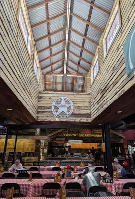 Rudy's "Country Store" and Bar-B-Q by null