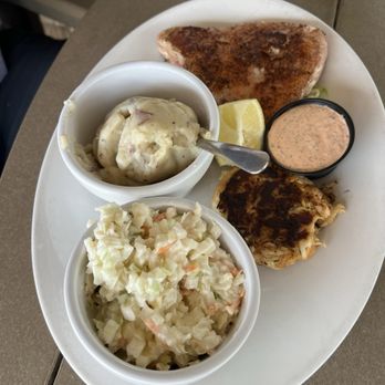 Oceanas Bistro - Tuna, crab cake - Seafood Near Me - Avon, North Carolina Oceanas Bistro - Tuna, crab cake - Seafood Near Me - Avon, North Carolina