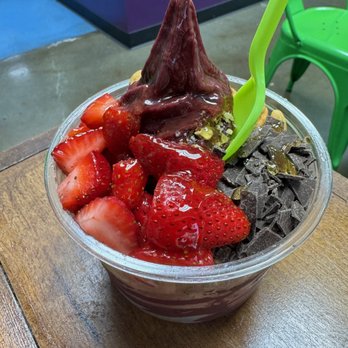 Acai Fresh - Full Moon Bowl - Acai Bowls Near Me - Davis, California