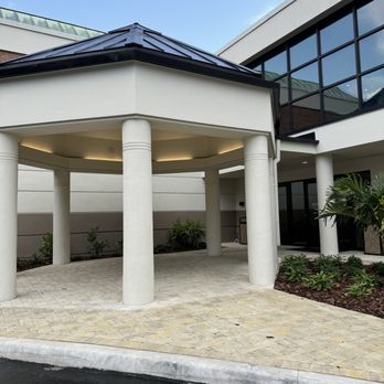 Life Time - The Underwhelming entrance. - Gyms Near Me - Tampa, Florida