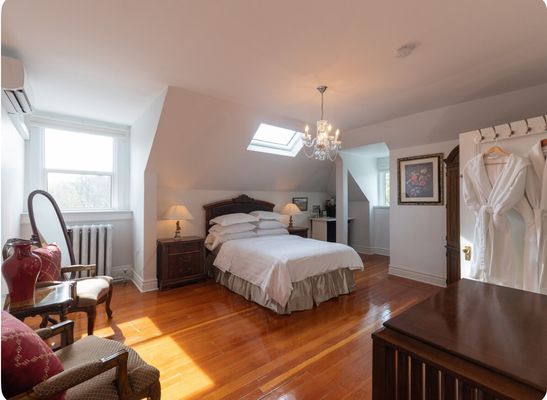 No. 5 East by null