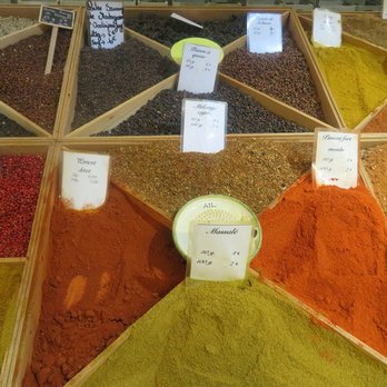 Marche des Halles - Spice Market - Farmers Market Near Me - Avignon, 84