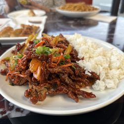 Ming Dynasty Restaurant & Lounge - Crispy beef