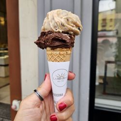 La Romana - Vegan almond & pistachio gelato.