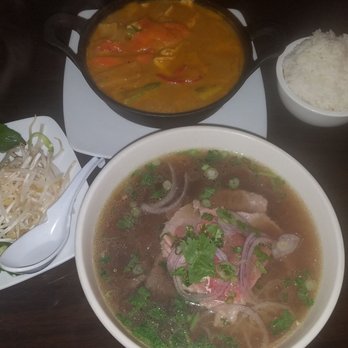 Pho 84 - Chicken curry with side of rice, 2 meat pho with flank and brisket and toppings - Vietnamese Near Me - Amarillo, Texas Pho 84 - Chicken curry with side of rice, 2 meat pho with flank and brisket and toppings - Vietnamese Near Me - Amarillo, Texas